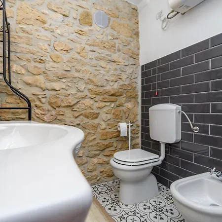بيت للعطل House Barba Frane *