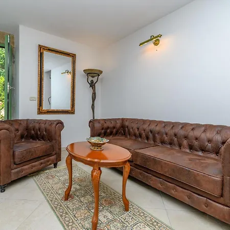بيت للعطل House Barba Frane *