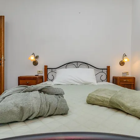 House Barba Frane بيت للعطل *
