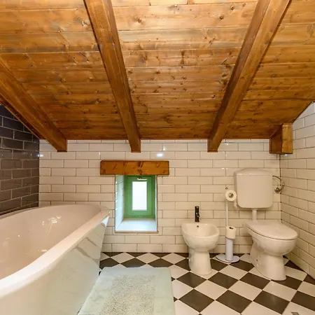 House Barba Frane بيت للعطل *
